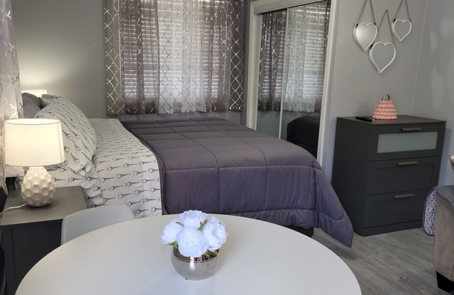Cozy Private Room Close to Everything