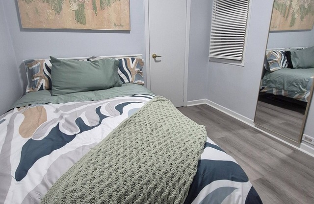 Cozy Private Room Near Downtown