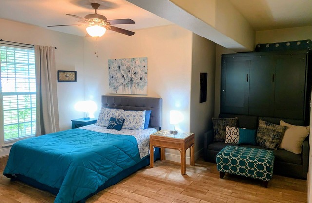 Cozy Private Room-Queen&Full Bed, Hot Tub Pool Pets Welcome!
