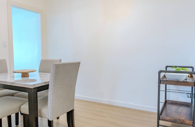 Cozy, Private &Safe 1Bed Home - 2 min from DTR&UCR