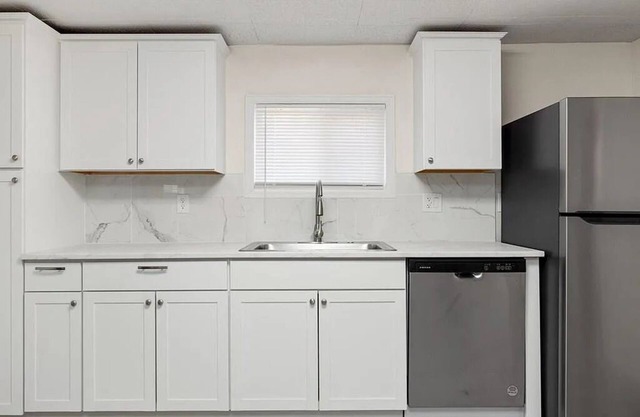 Cozy Pueblo House w/Yard - Near Downtown & More with Clean & Comfy Sta