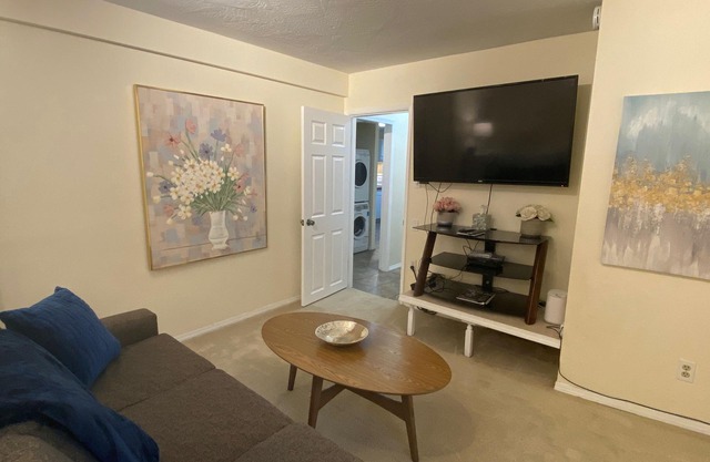 Cozy Quiet 2 bdrm 3 bed Garden Suite Fully Furnished, All Inclusive with Parking