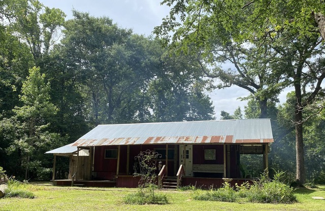 Cozy, Quiet, RV-Turned-Tiny Home! Country Getaway!