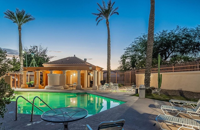 Cozy Ranch, 1GB WiFi, Heated Pools and Spas and Tennis Courts, Great Location!