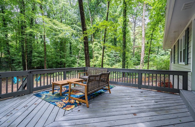 Cozy Ranch, King Bds, Game Room, Backyard, Dogs OK