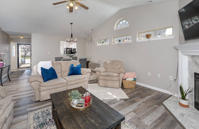 Cozy Ranch with fenced in yard and park