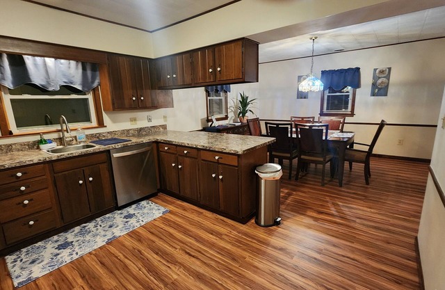 Cozy Ranch with Scenic Golf Course view