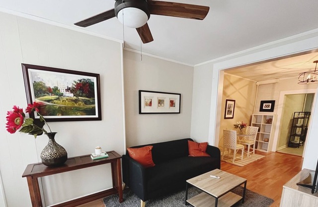 Cozy Room in a Townhouse in Baltimore MD