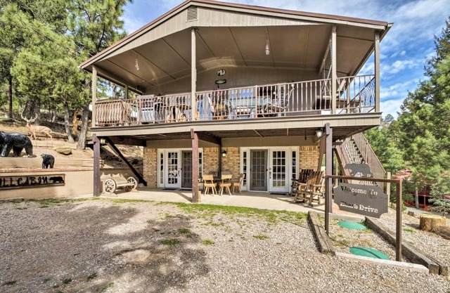 Cozy Ruidoso Cabin with Hot Tub and Game Room!