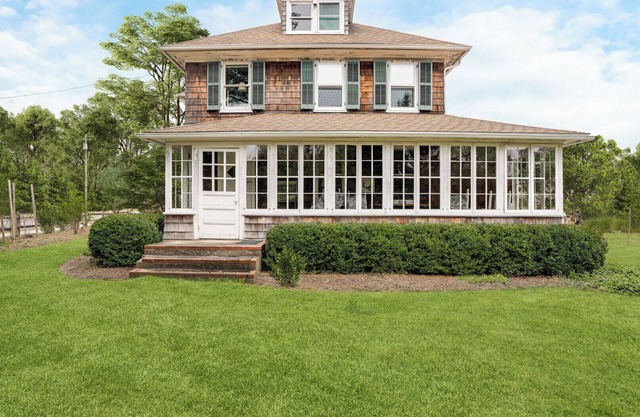 Cozy Sag Harbor home close to town and beaches, great for families