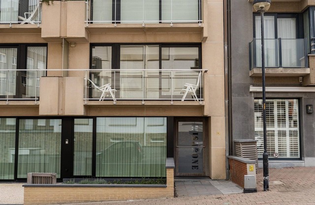 Cozy Seaside Escape with Balcony
