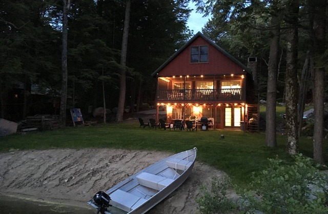 Cozy Sebago Lake Retreat