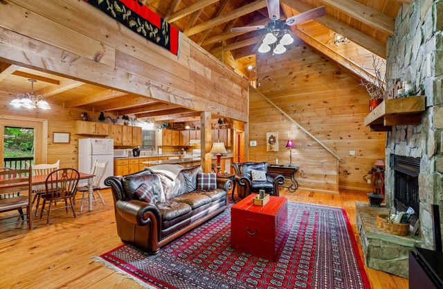 Cozy Secluded Family Retreat, Pet Friendly, Fast Wifi 15 Mins to Downtown WJ