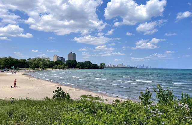 Cozy South Shore Bungalow – Near Lake, Downtown & Attractions!