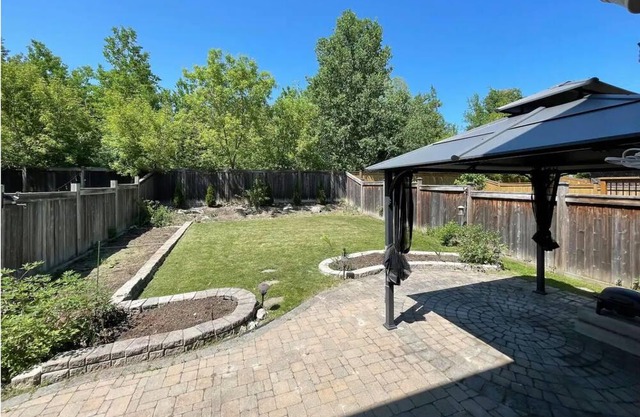 Cozy & Spacious 3 Bedroom House - Rose Vacation Home