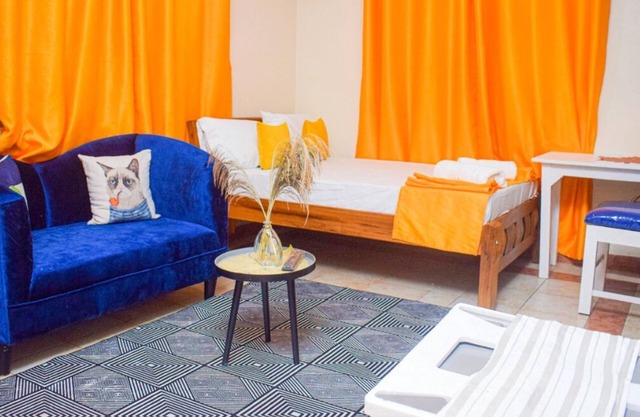 Cozy studio ,10min walk t nature park 5 min to beach, discounted prices in nyali