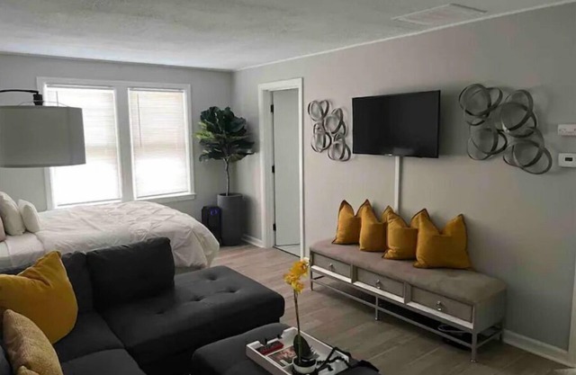 Cozy Studio Centrally Located