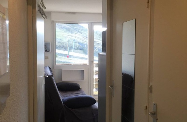 Cozy Studio for 4 at Foot of Slopes, Balcony, Ski Locker, Free Parking, Near Shops, Arette