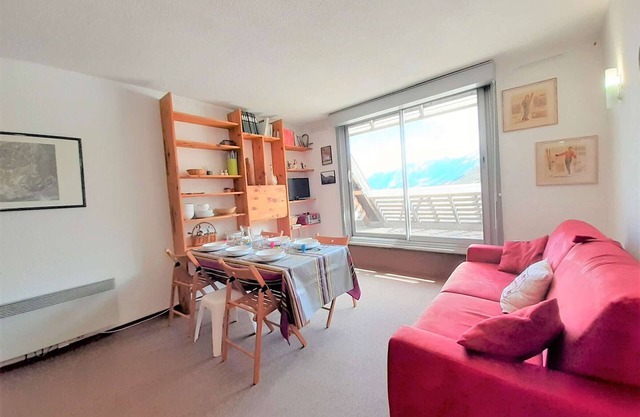 Cozy Studio for 6 with Mountain View, Ski Locker, and Modern Amenities in Piau-Engaly