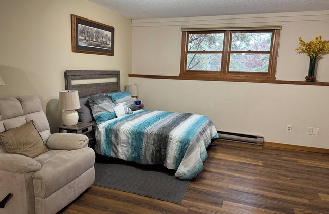 Cozy studio in delightful Rapid City, 15 minutes from the beautiful Black Hills.
