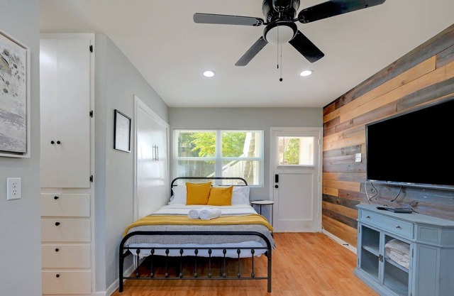 Cozy! Studio near DT Ft.Sam UIW Trinity Pearl (#J)