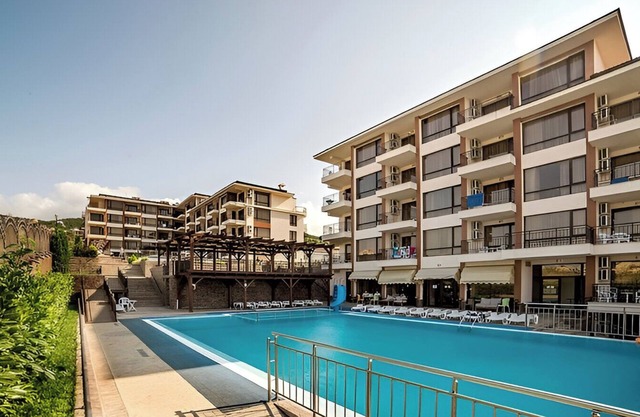 Cozy studio with AC, WiFi, and swimming pools in welcoming Sveti Vlas