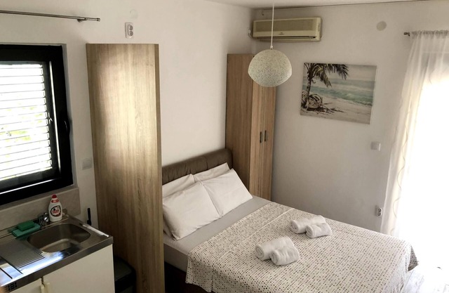 Cozy Studio with AC, WiFi and Balcony
