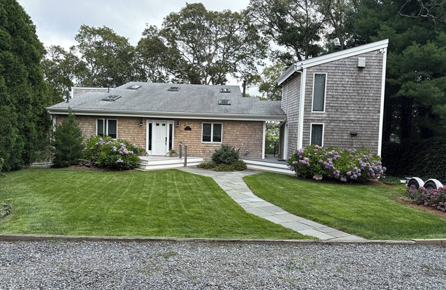 Cozy studio with AC,WiFi, full kitchen, private entry great for couples vacation