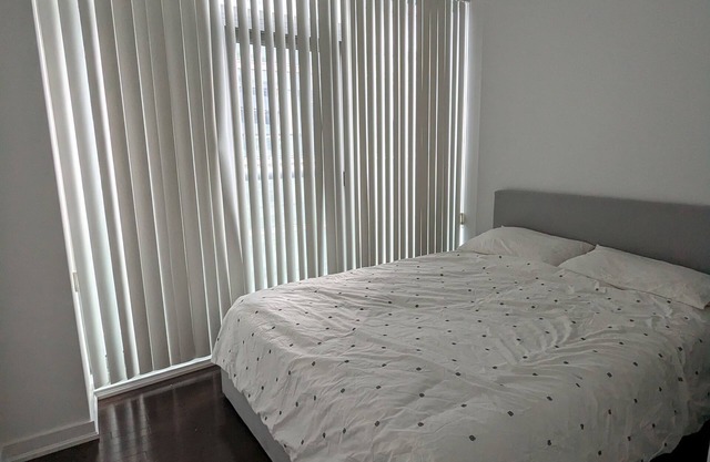 Cozy + Stylish Apartment in Heart of Downtown Toronto