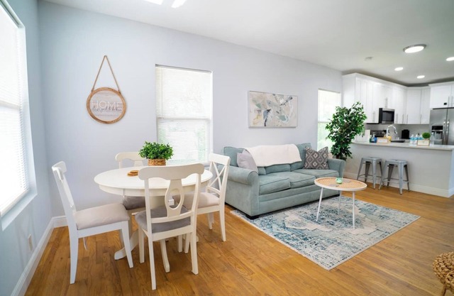 Cozy Stylish Chic Home Ybor, DT Central Location