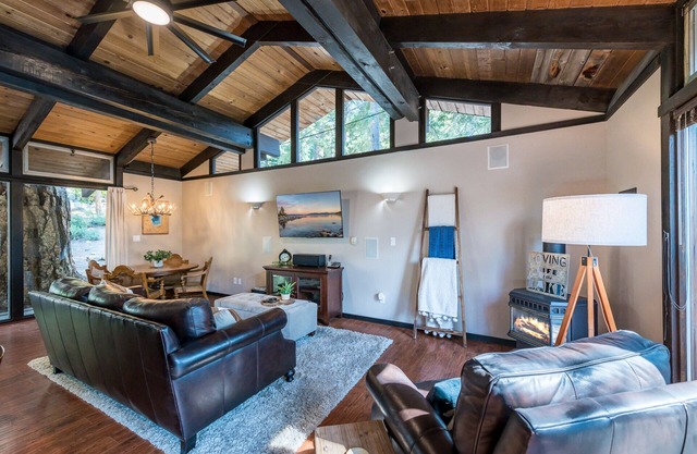 Cozy Tahoe Cabin, Perfect Location