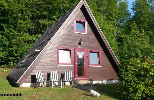 Cozy tent roof house for up to 6 people, free WLAN, pet-friendly