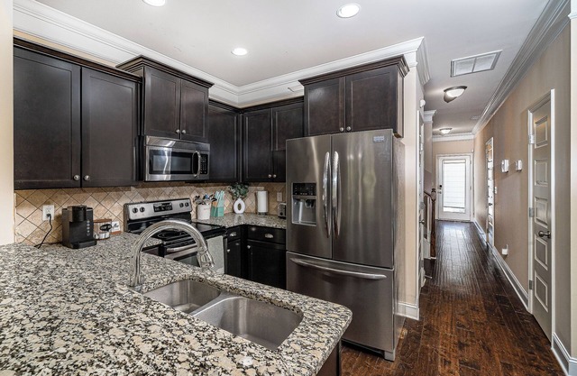 Cozy three bedroom 7 minutes from MidCity/Orion Amphitheatre