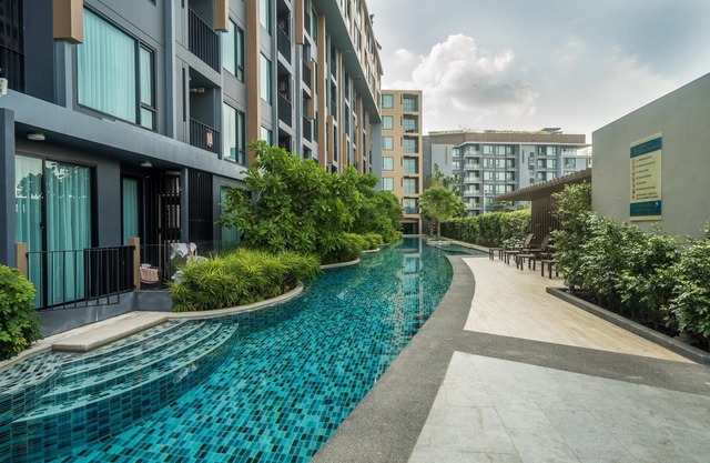 Cozy top floor apartment with washer & Wi-Fi