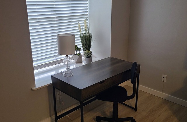 Cozy Totally Remodeled 1-bedroom Condo En with WiFi, AC in NW Oklahoma Cityn