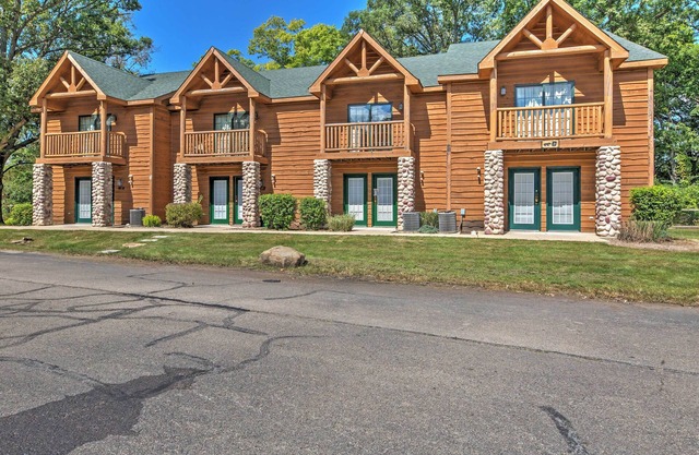 Cozy Townhome, Half Mi to Starved Rock State Park!