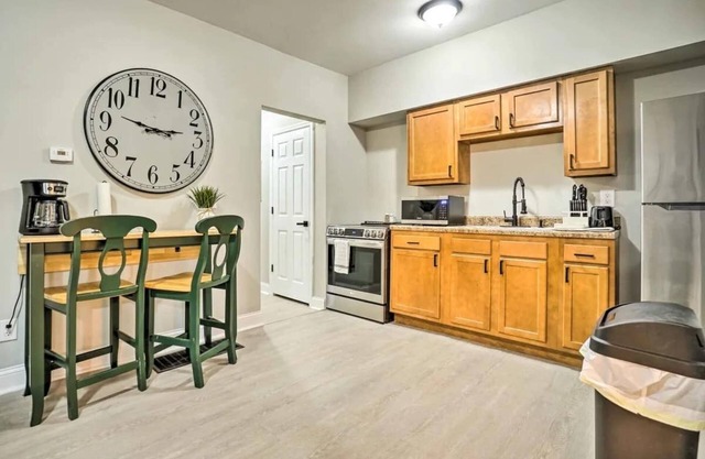 Cozy townhome in delightful Westerville, walking distance to Otterbein