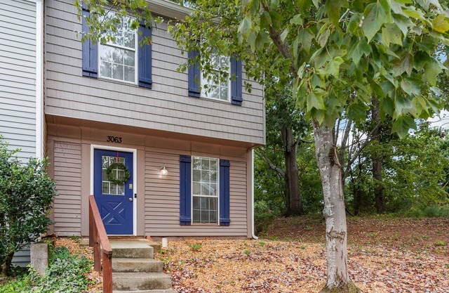 Cozy Townhome in the Heart of Doraville - convenient to all ATL has to offer!
