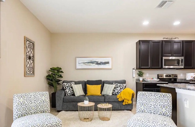 Cozy Townhome near Downtown Tampa/Busch Gardens