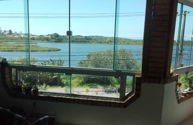 Cozy townhouse with views of Lagoa Pequena, 10 minutes from Campech beach