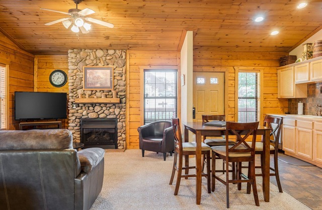 Cozy-up in a Cabin for Two!