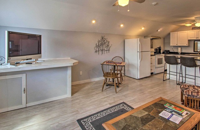 Cozy & Updated Apt Near Lake Winnipesaukee!