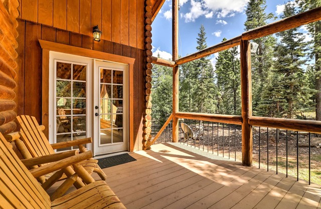 Cozy Utah Cabin w/Deck & Fire Pit!