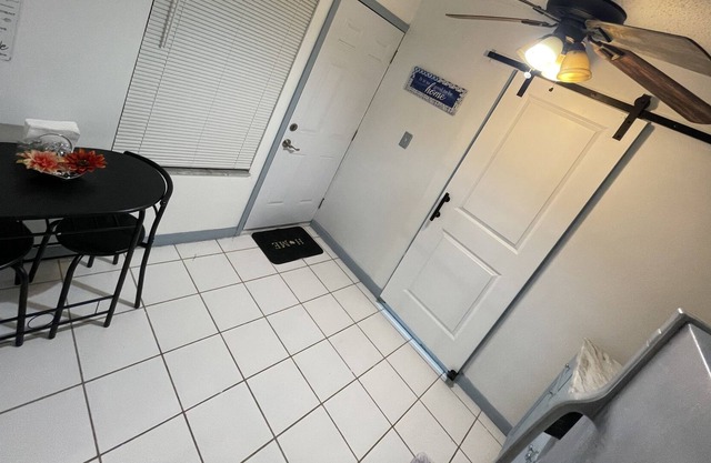 cozy Vacation rental 10 mins from beach