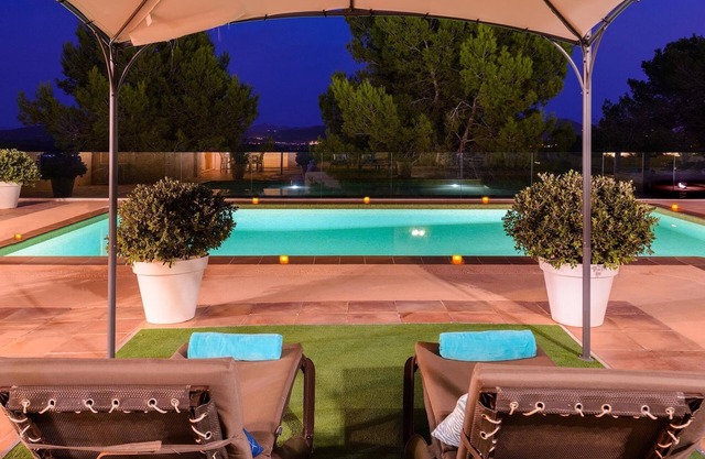 Cozy villa, magnificent views, for families and friends *SEPTEMBER OFFER*.