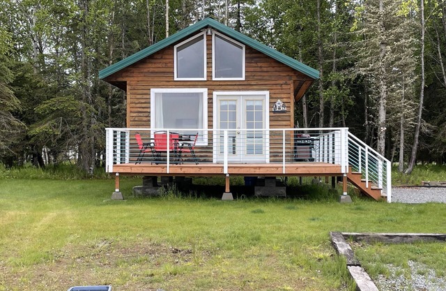 Cozy Waterfront Cabin, Central Kenai - Alaskan Sunset Cabins: 'Kalgin'