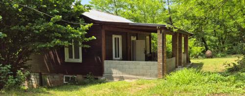 Cozy Wooden House in Shrosha, Imereti