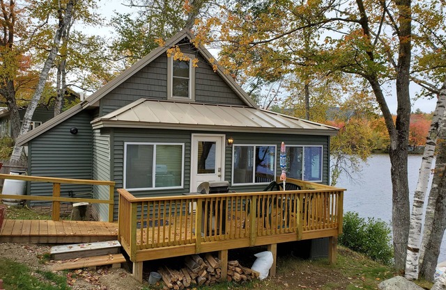 Cozy Year-round Camp with Water Frontage