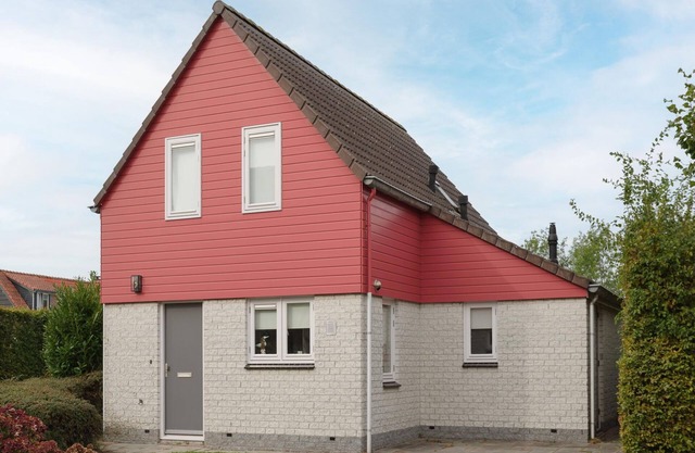 Cozy Zeeland Retreat with a Sauna