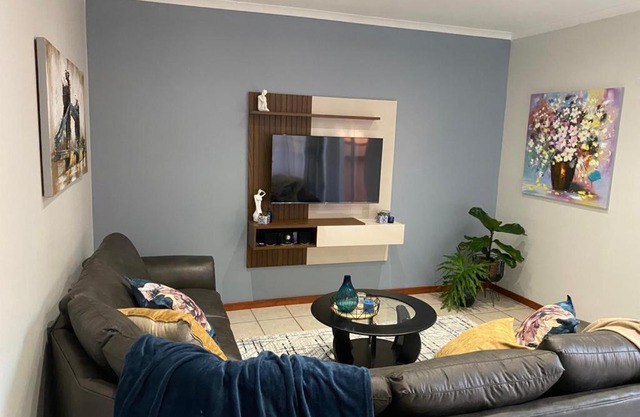 CozyatCaley - Private Apartment